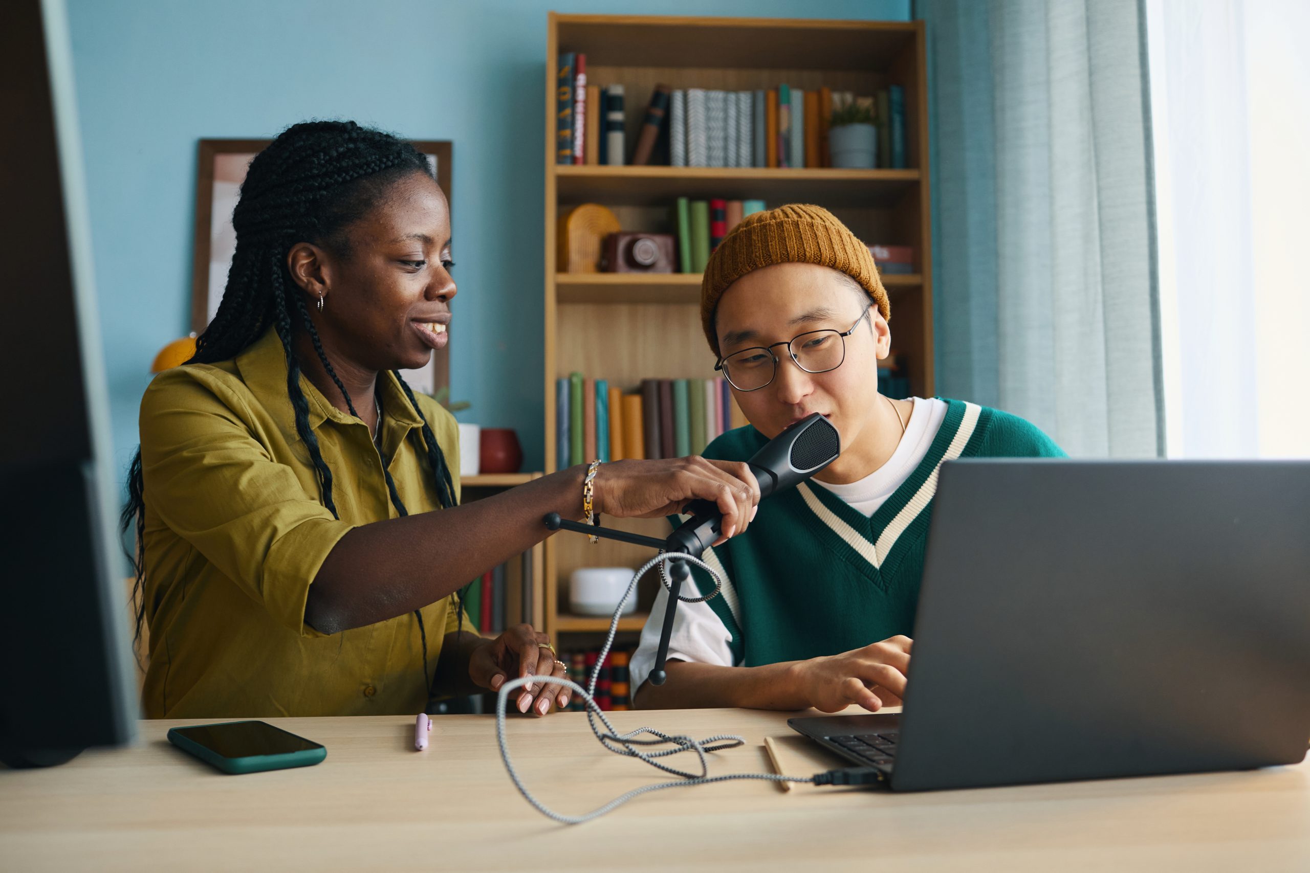 Effortless Narration: Top AI Tools for Voice Generation and Audio Branding: